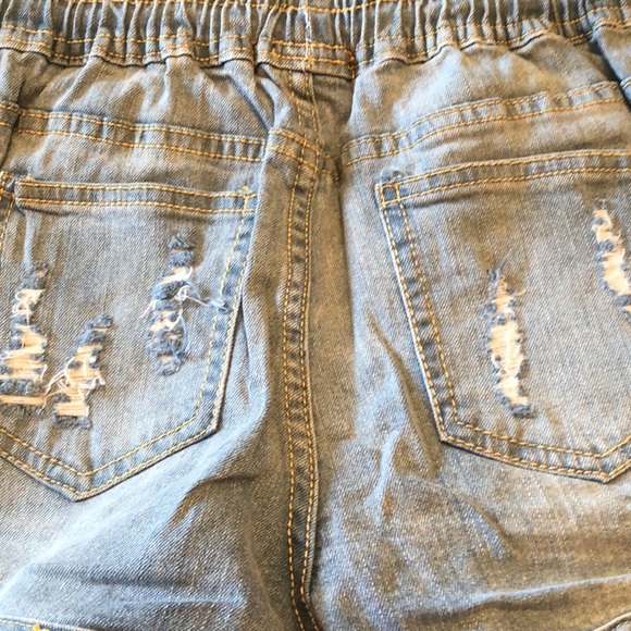 Romeo & Juliet Couture Denim Shorts. S - Picture 3 of 7